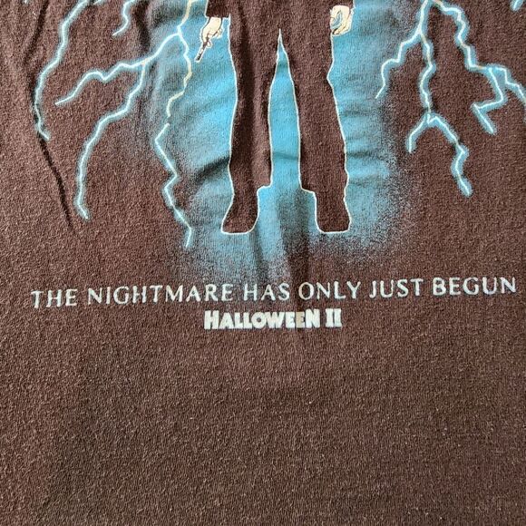 Halloween 2 Michael Myers Graphic Tshirt Size Medium - Picture 3 of 7